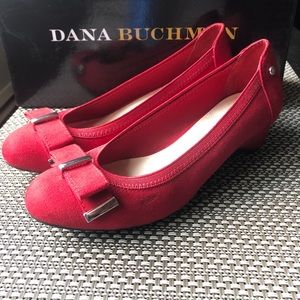 Dana Buchman Size 5 Red Pumps